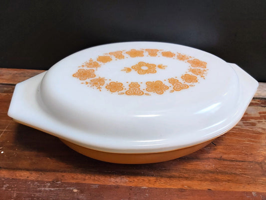 Vintage Pyrex "Gold butterfly" oval baking dish