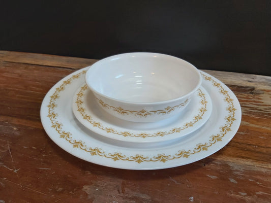 Vintage Arcopal gold Fleur de Lys sets : Dinner plate + dessert plate + bowl