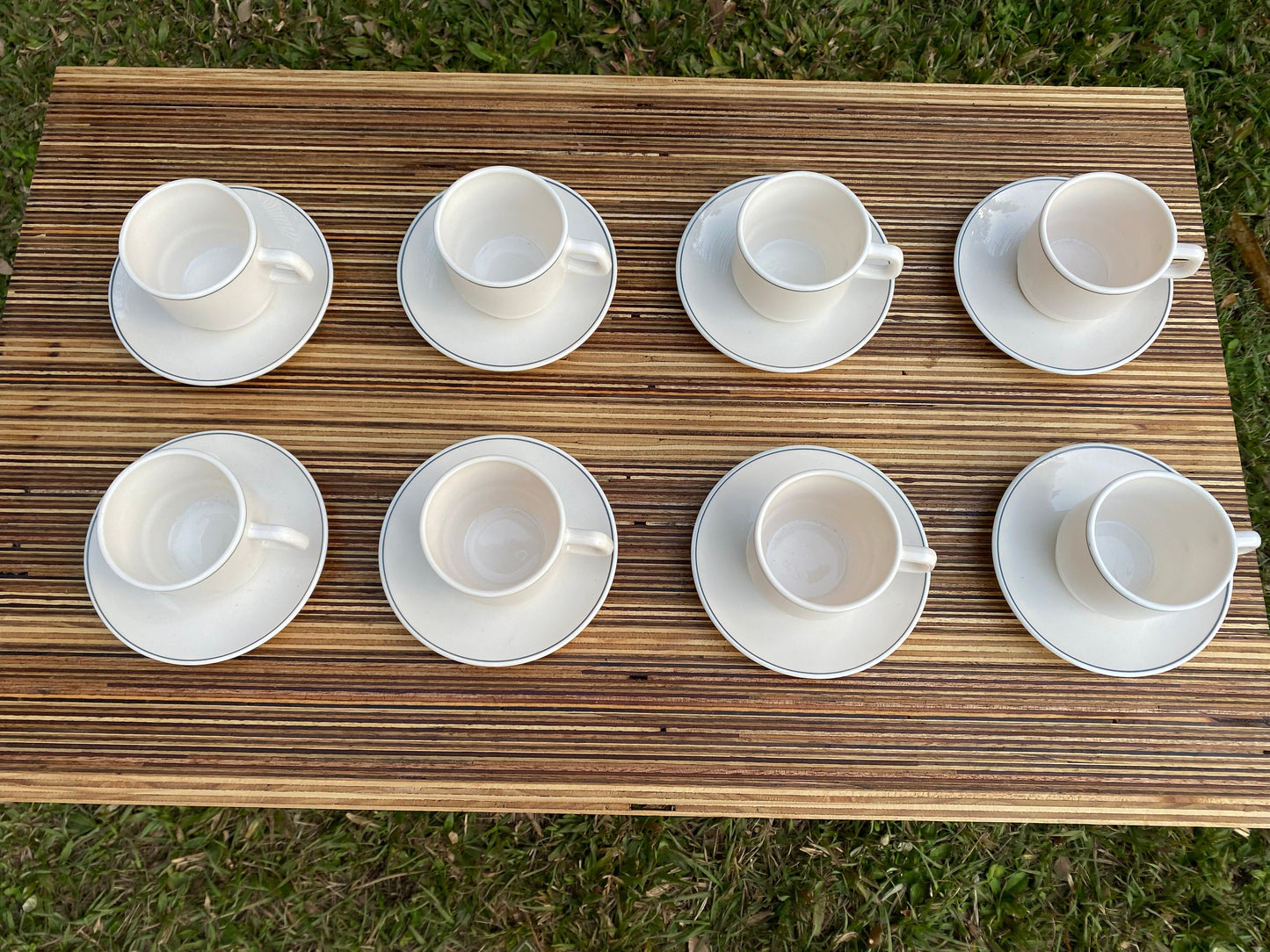 Set of 8 restaurant coffee cup and saucers Arc France