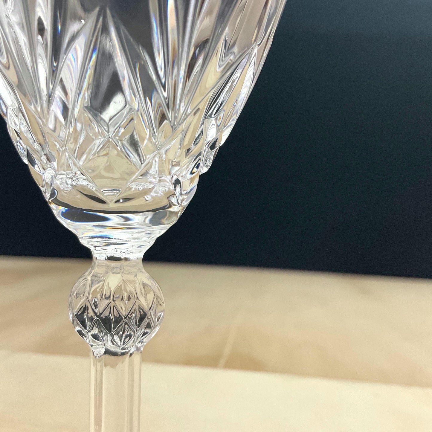 Set of 4 stemmed crystal cordial glasses